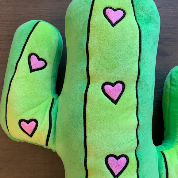New Iscream Cactus Hearts Pillow - Picture 7 of 10